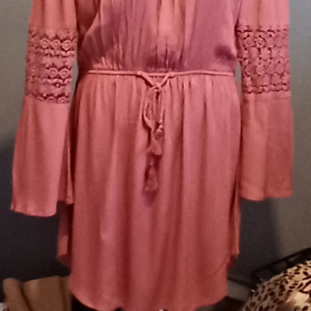 BLUSH - Picture 2 of 2